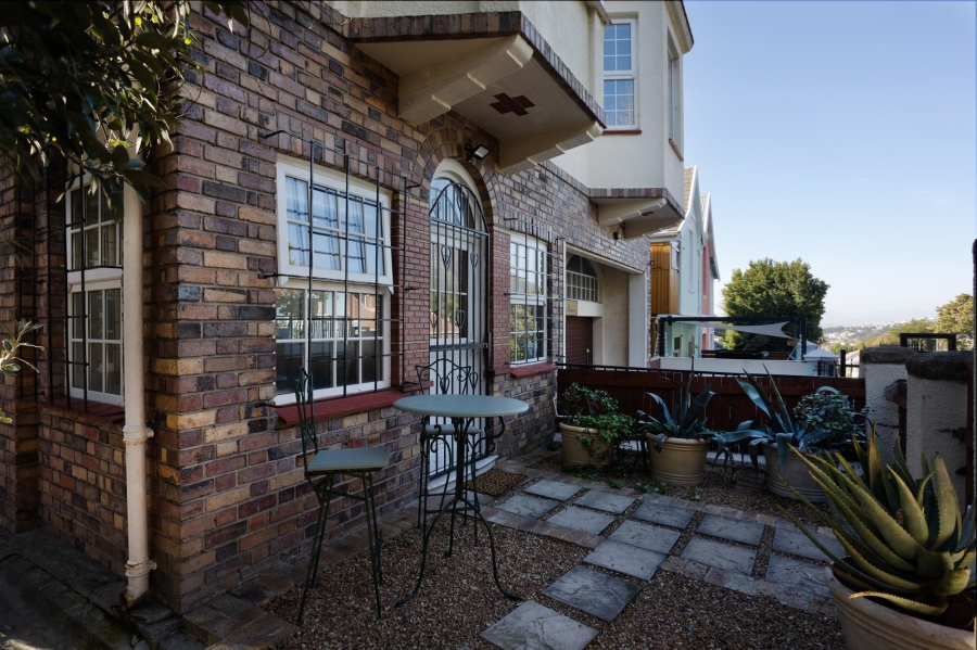 4 Bedroom Property for Sale in Gardens Western Cape